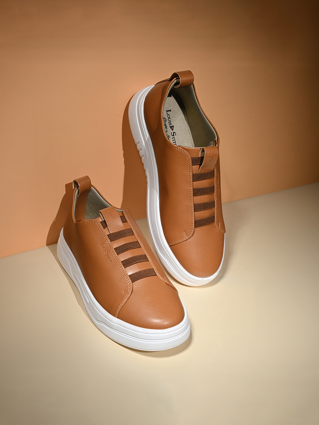 

LOUIS STITCH Men American Tan Casual Slip-On Sneakers
