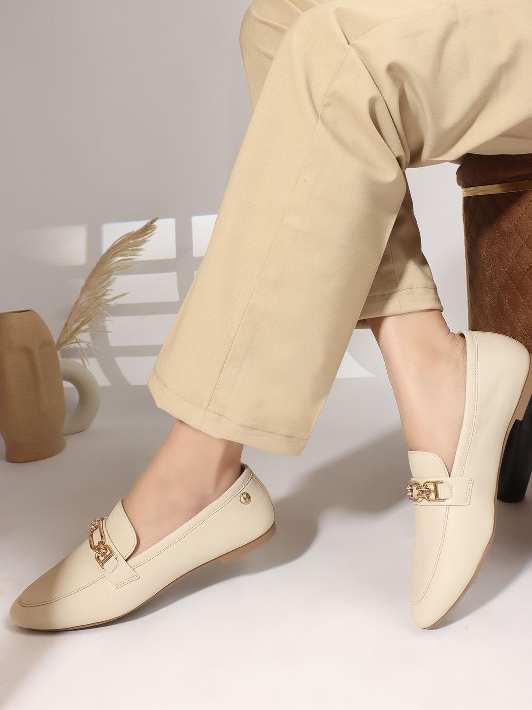 

ELLE Women Lightweight Loafers, Beige