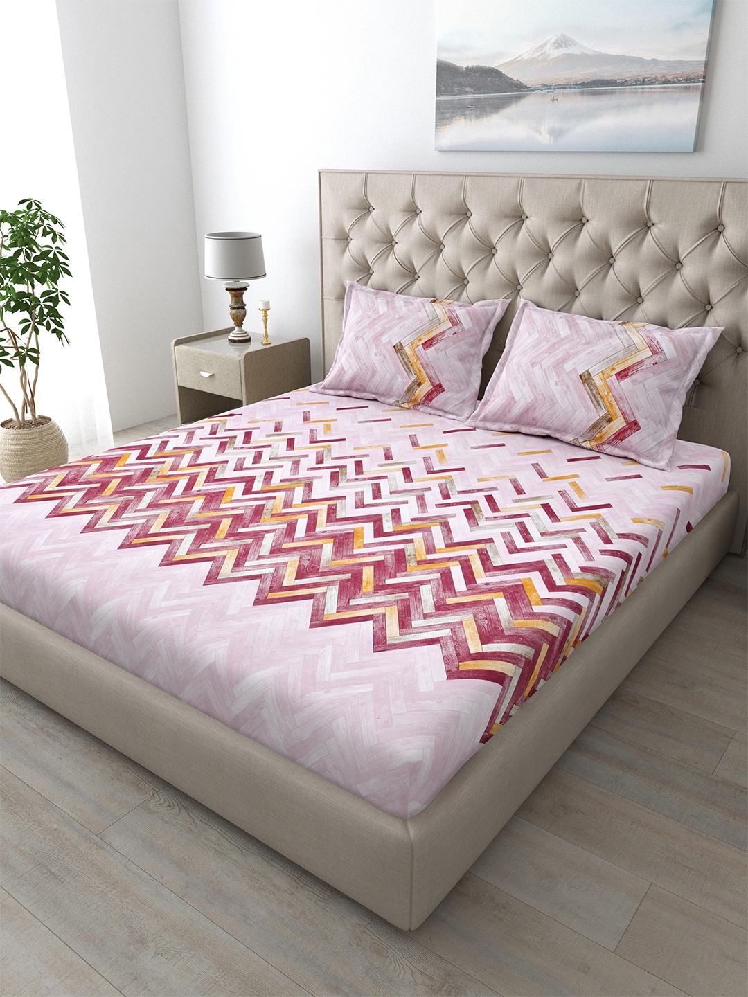 

MAFATLAL Pink And Yellow Geometric Printed 186 TC Cotton King Bedsheet Set-2.74 m x 2.74 m