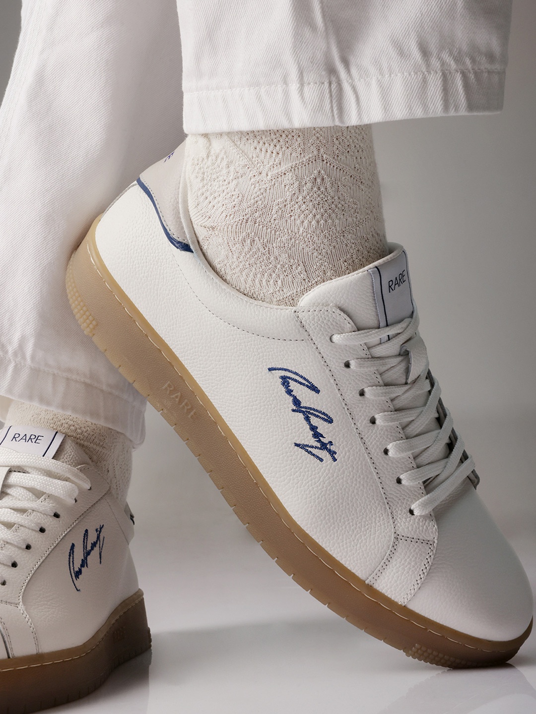 

RARE RABBIT Men Round Toe Lace-Ups Leather Sneakers, White