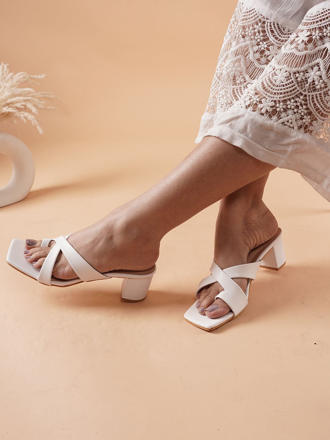 

DressBerry Women Block Sandals Toes, White