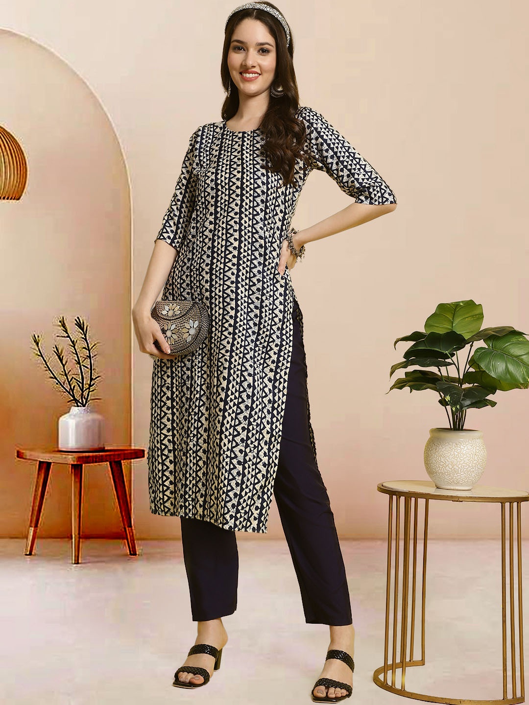 

Moda Rapido Women Printed Regular Kurta with Trousers, Black