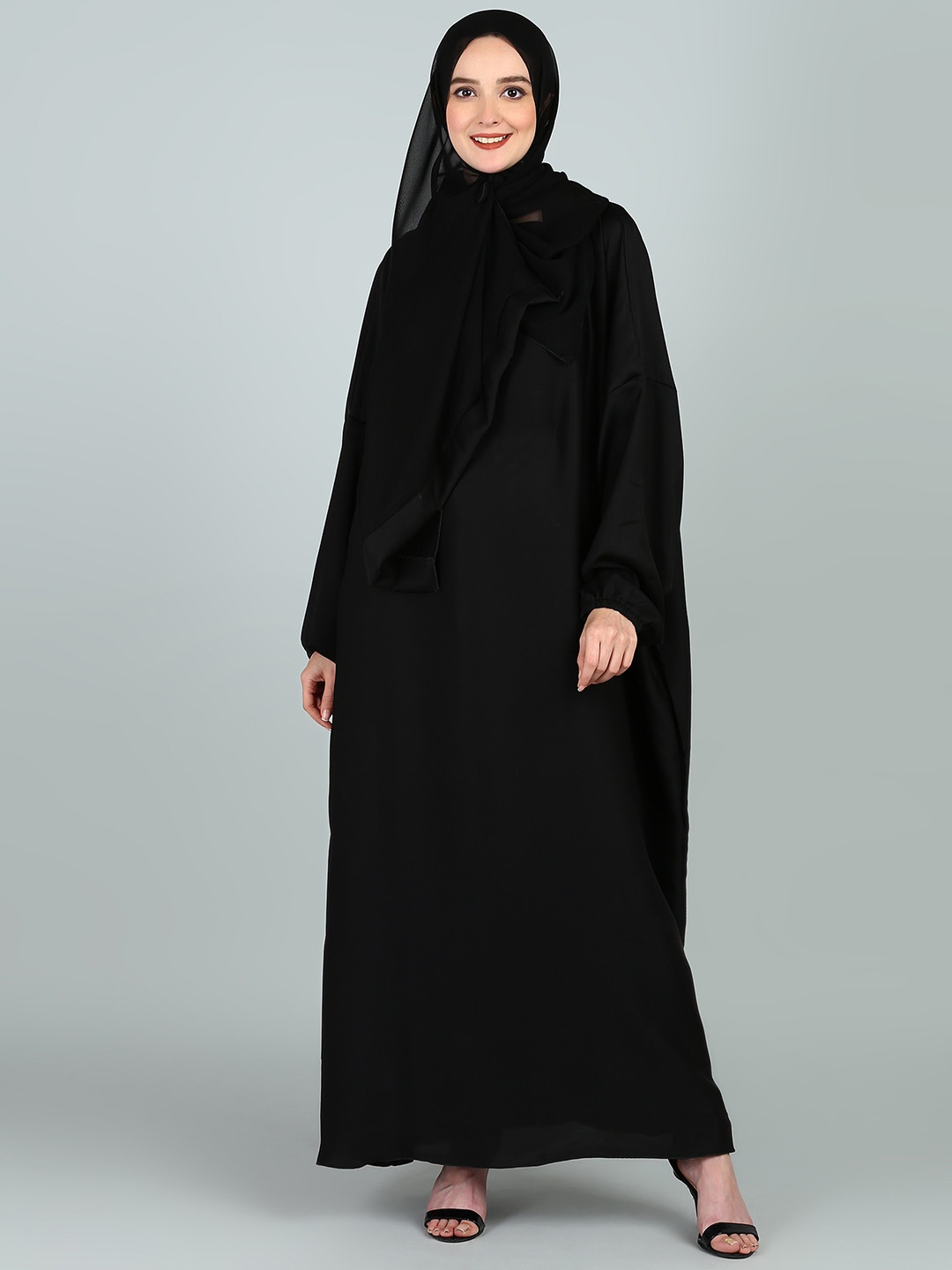 

BROKE BRAND Round Neck Kaftan Abaya, Black