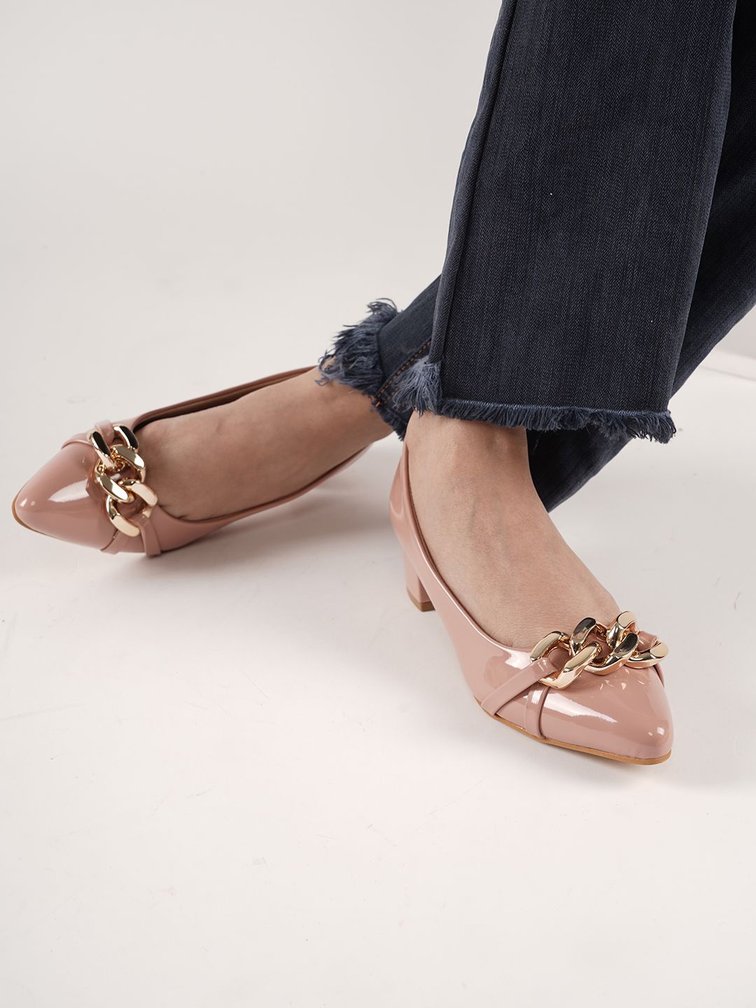 

DressBerry Embellished Block Pumps with Bows, Pink
