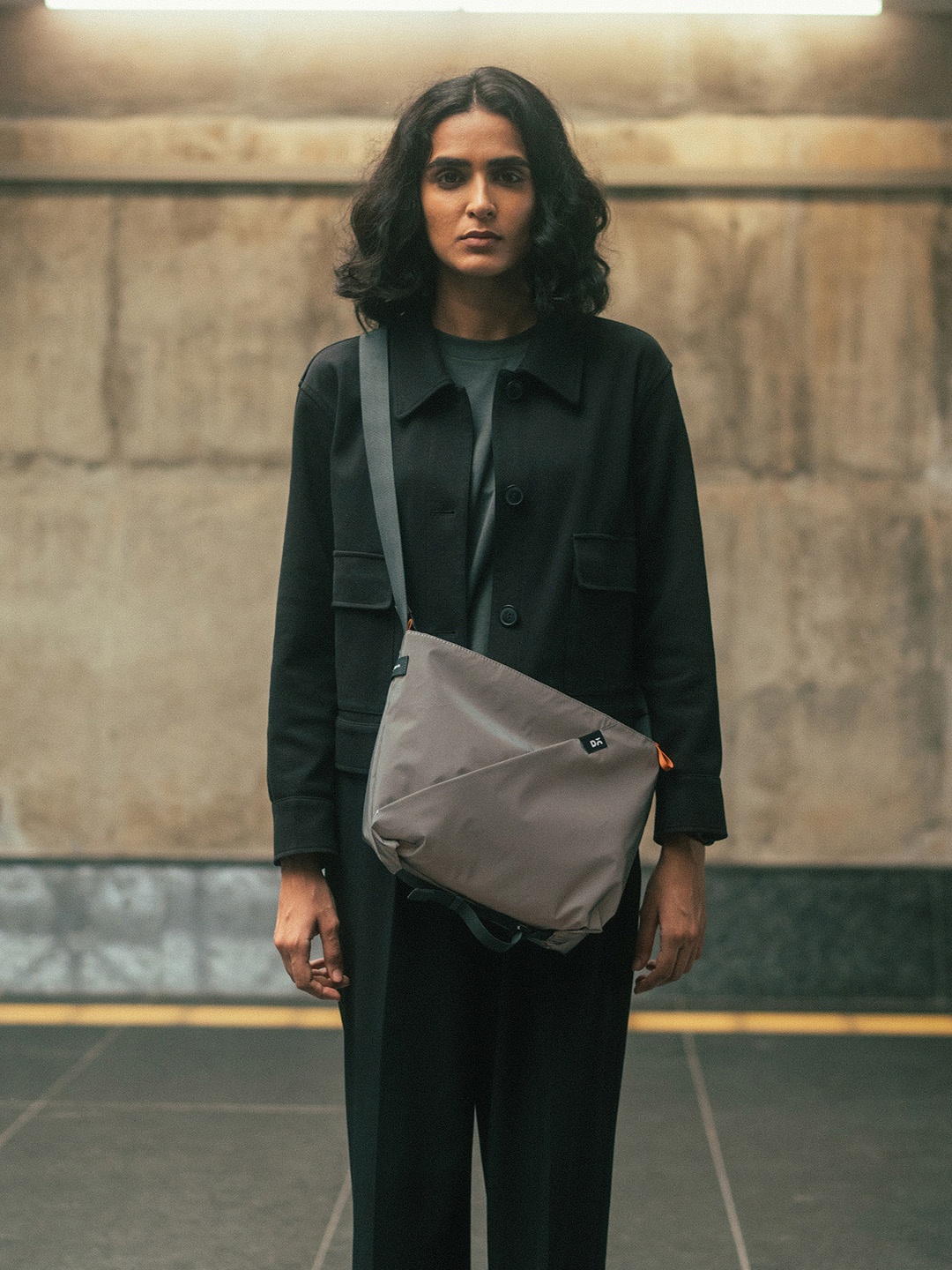 

DailyObjects Structured Shoulder Bag, Grey