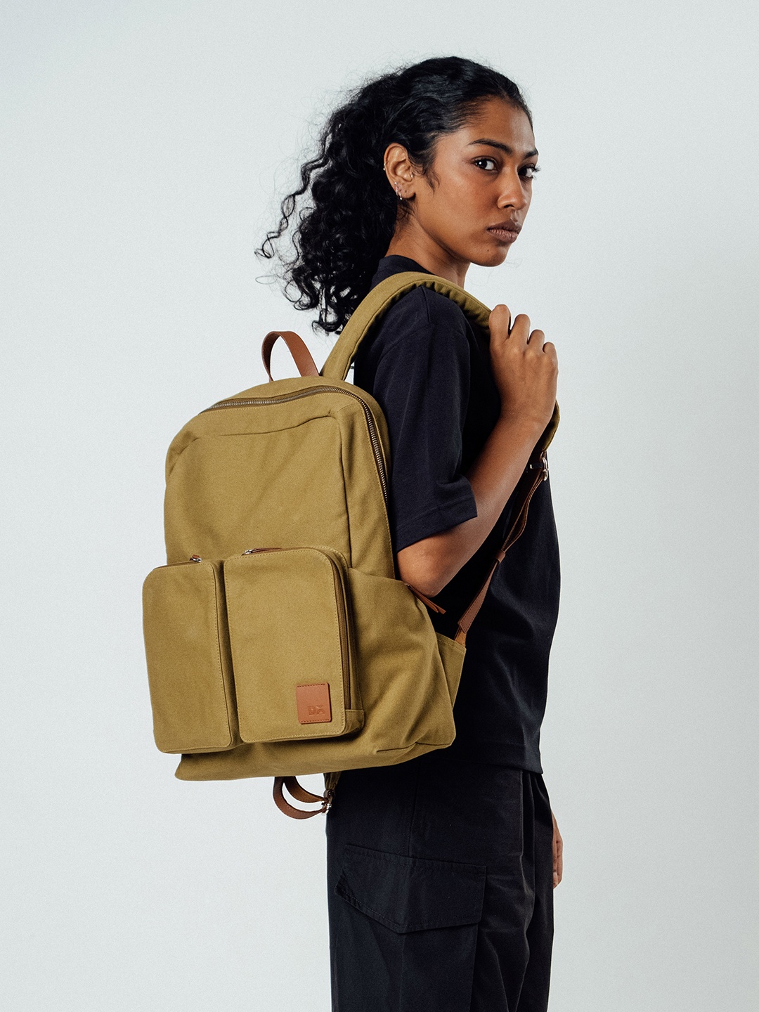 

DailyObjects Structured Shoulder Bag, Olive