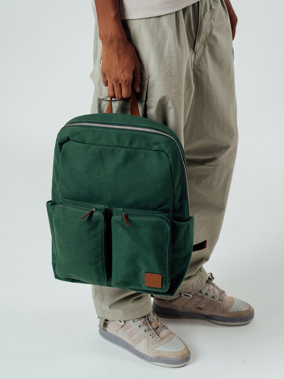 

DailyObjects Structured Handheld Bag, Green