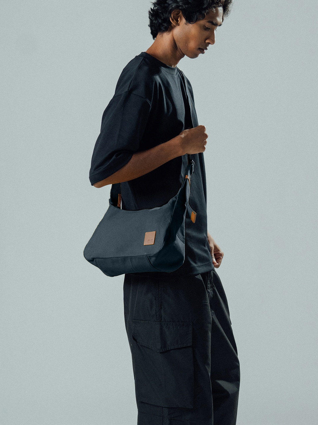 

DailyObjects Shopper Handheld Bag, Blue