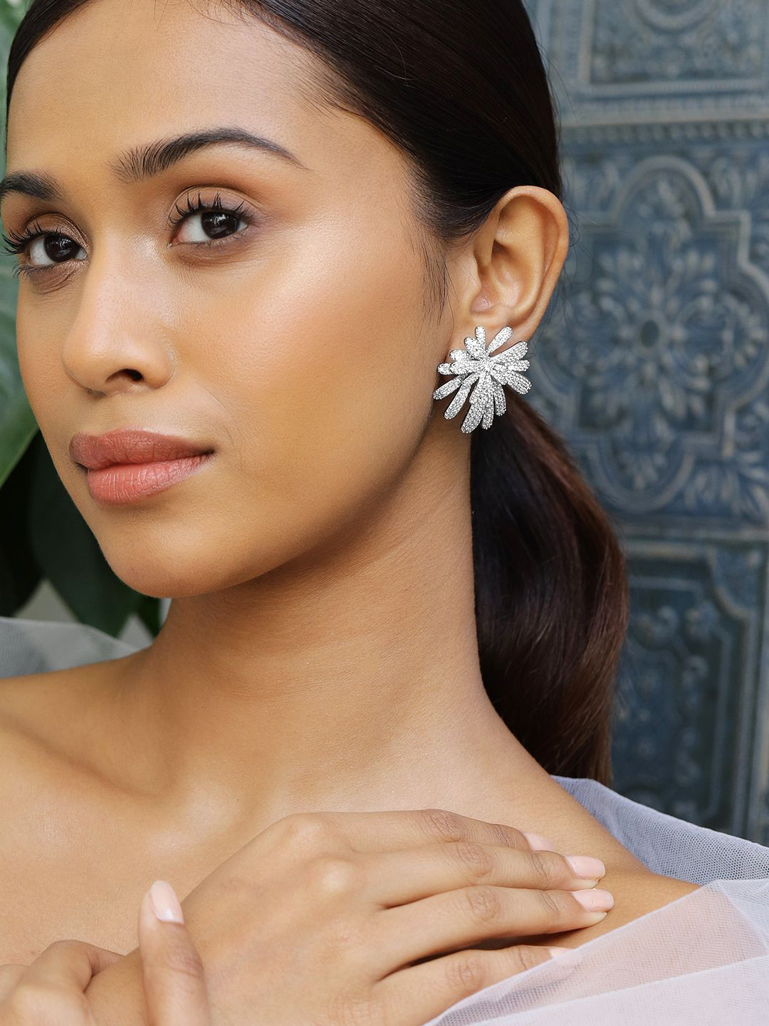 

Rubans Rhodium-Plated White Cubic Zirconia Floral Glamorous Stud Earrings, Silver