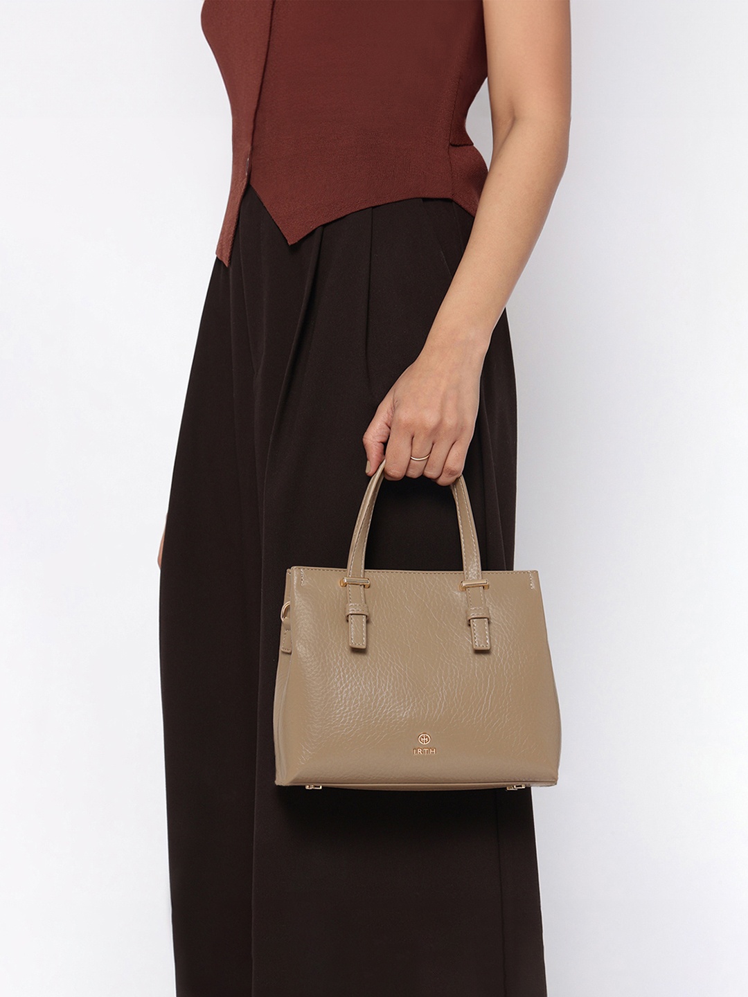 

IRTH Textured Structured Handheld Bag, Coffee brown