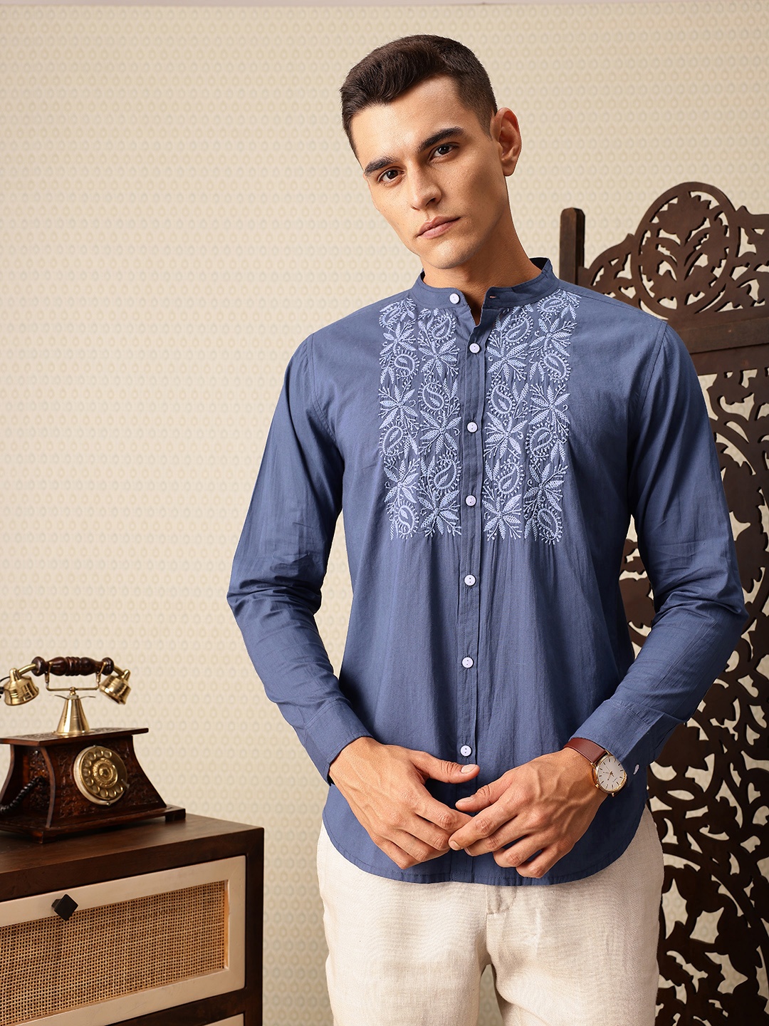 

House of Pataudi Floral Embroidered Pure Cotton Jashn Casual Shirt, Blue