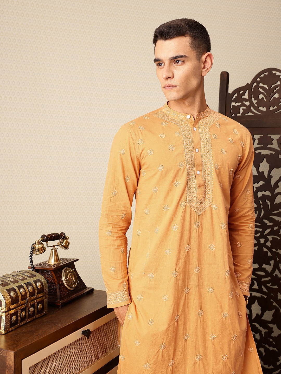 

House of Pataudi Floral Embroidered Pure Cotton Jashn Kurta, Mustard