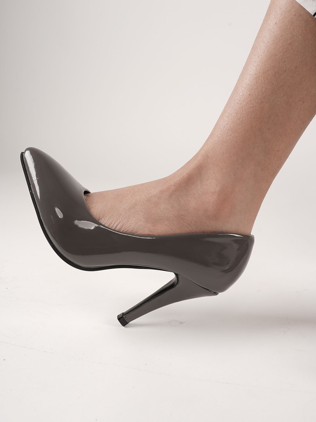 

DressBerry Women Slim Heeled Pumps, Grey