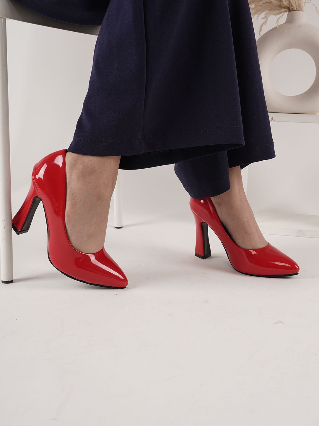 

DressBerry Block Pumps, Red