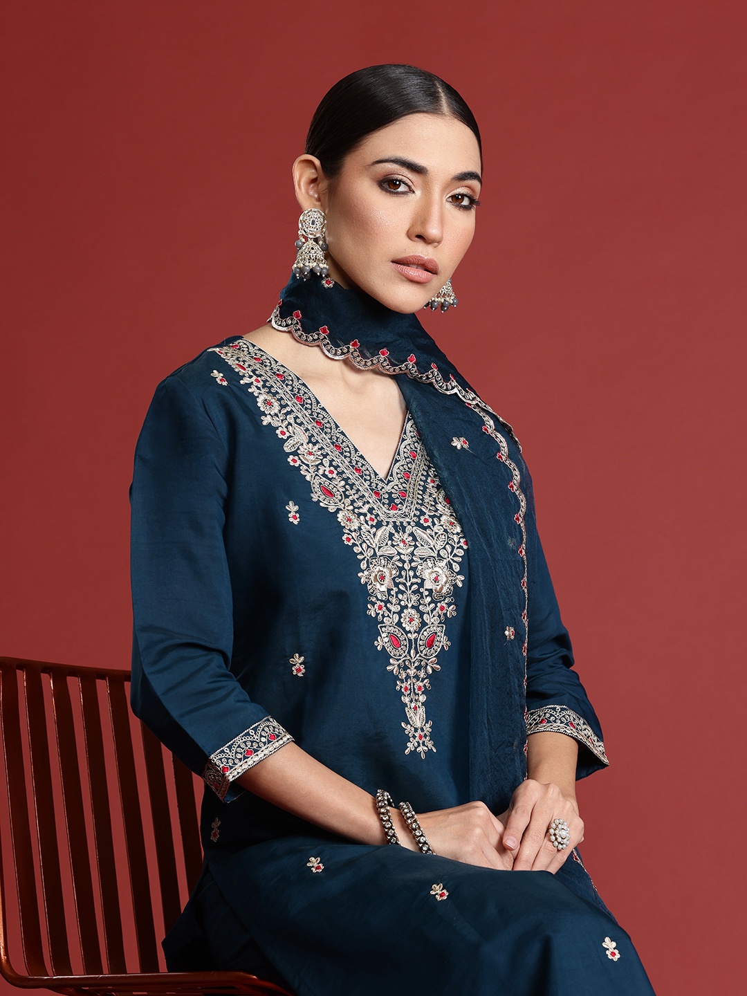 

Indo Era Women Floral Embroidered Sequinned Chanderi Silk Kurta with Trousers & Dupatta, Navy blue