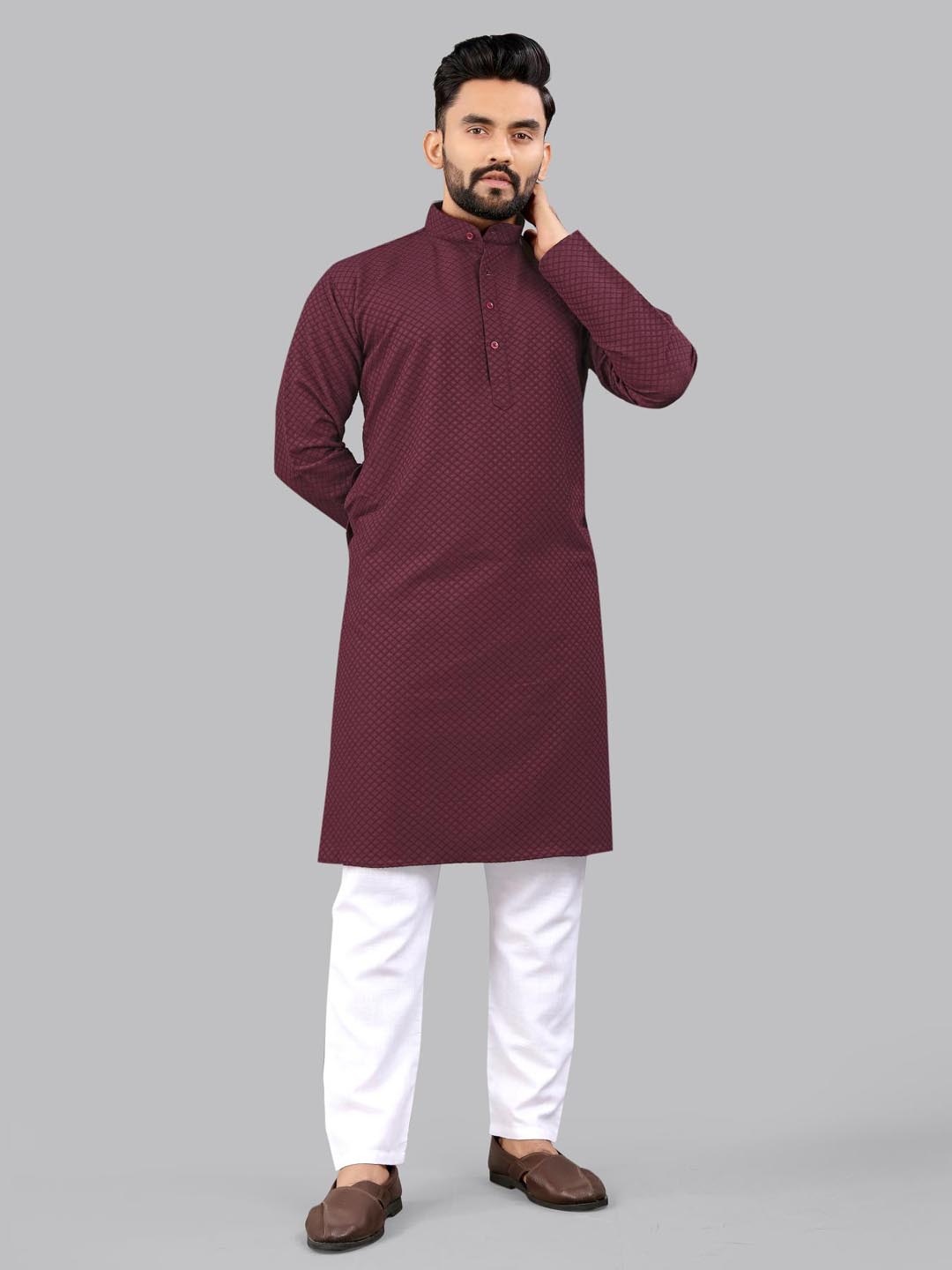 

allan peter Men Embroidered Kurta, Maroon