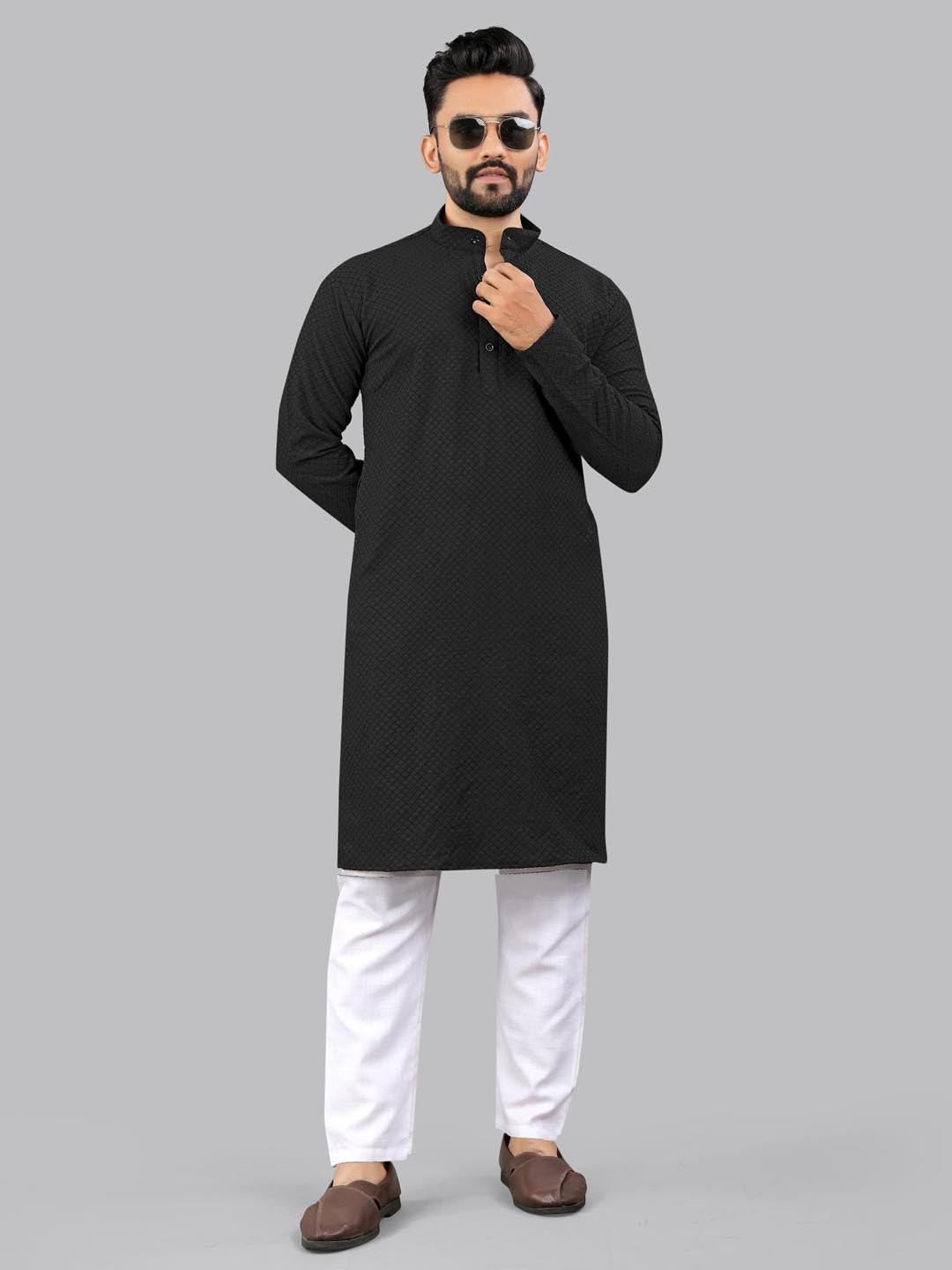 

allan peter Men Embroidered Kurta, Black