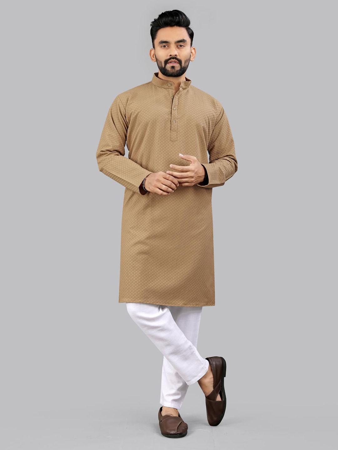 

allan peter Men Embroidered Kurta, Beige