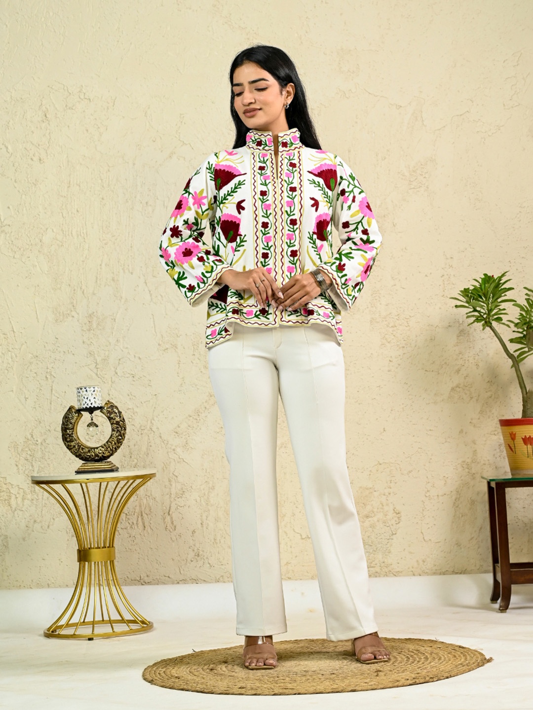 

INAAYA JAIPUR Women Floral Lightweight Open Front Jacket with Embroidered, Multi
