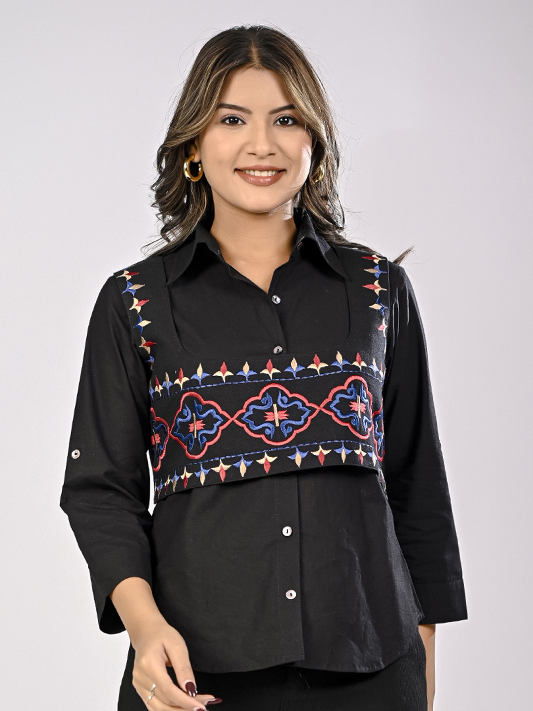 

INAAYA JAIPUR Women Floral Lightweight Crop Tailored Jacket with Embroidered, Black