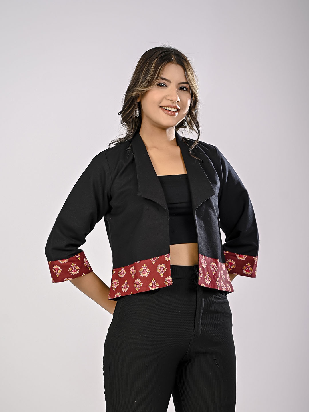 

INAAYA JAIPUR Women Floral Lightweight Crop Sporty Jacket with Patchwork, Black