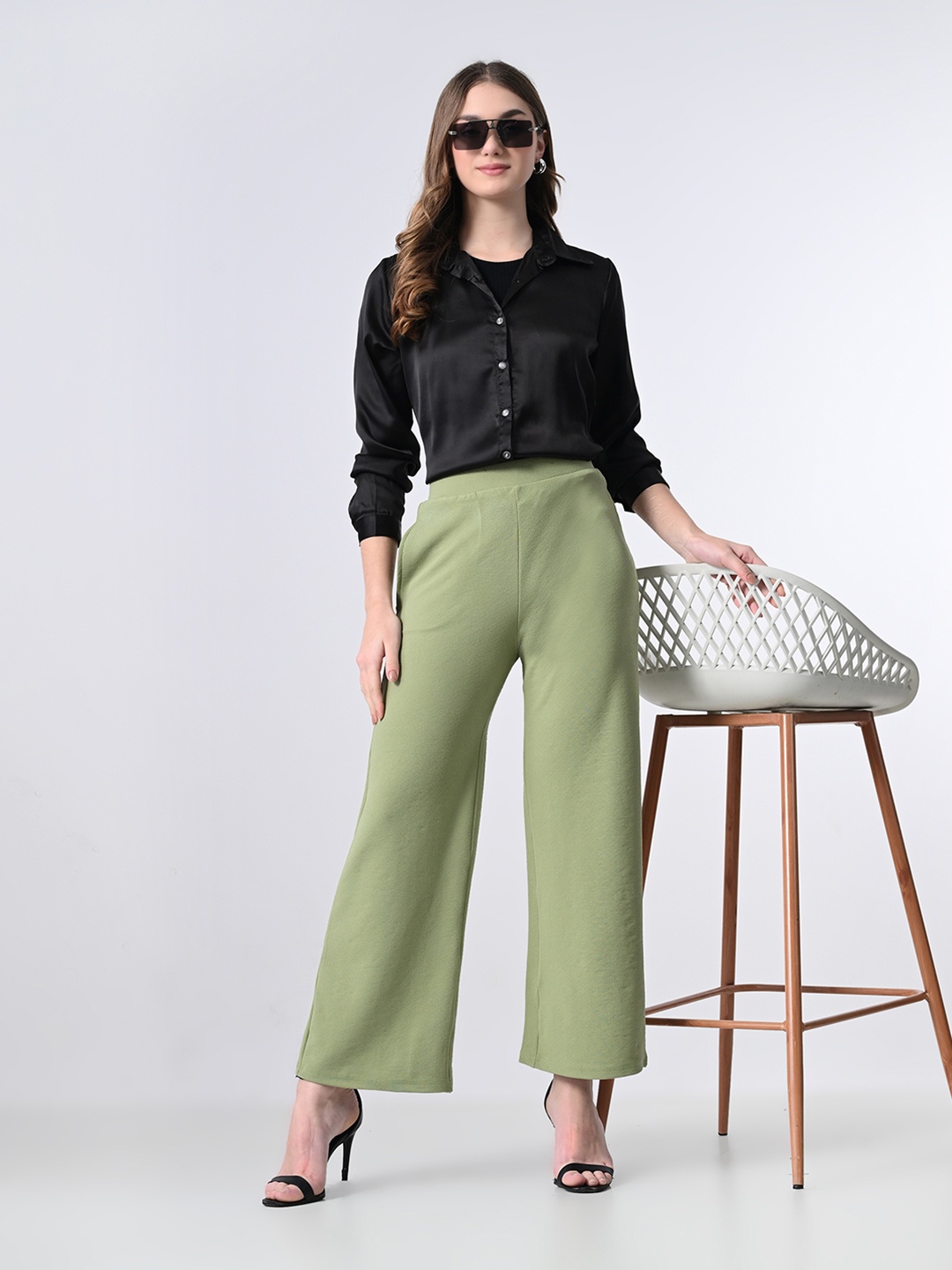 

OWL MINK Women Relaxed High-Rise Cotton Parallel Trouser, Green