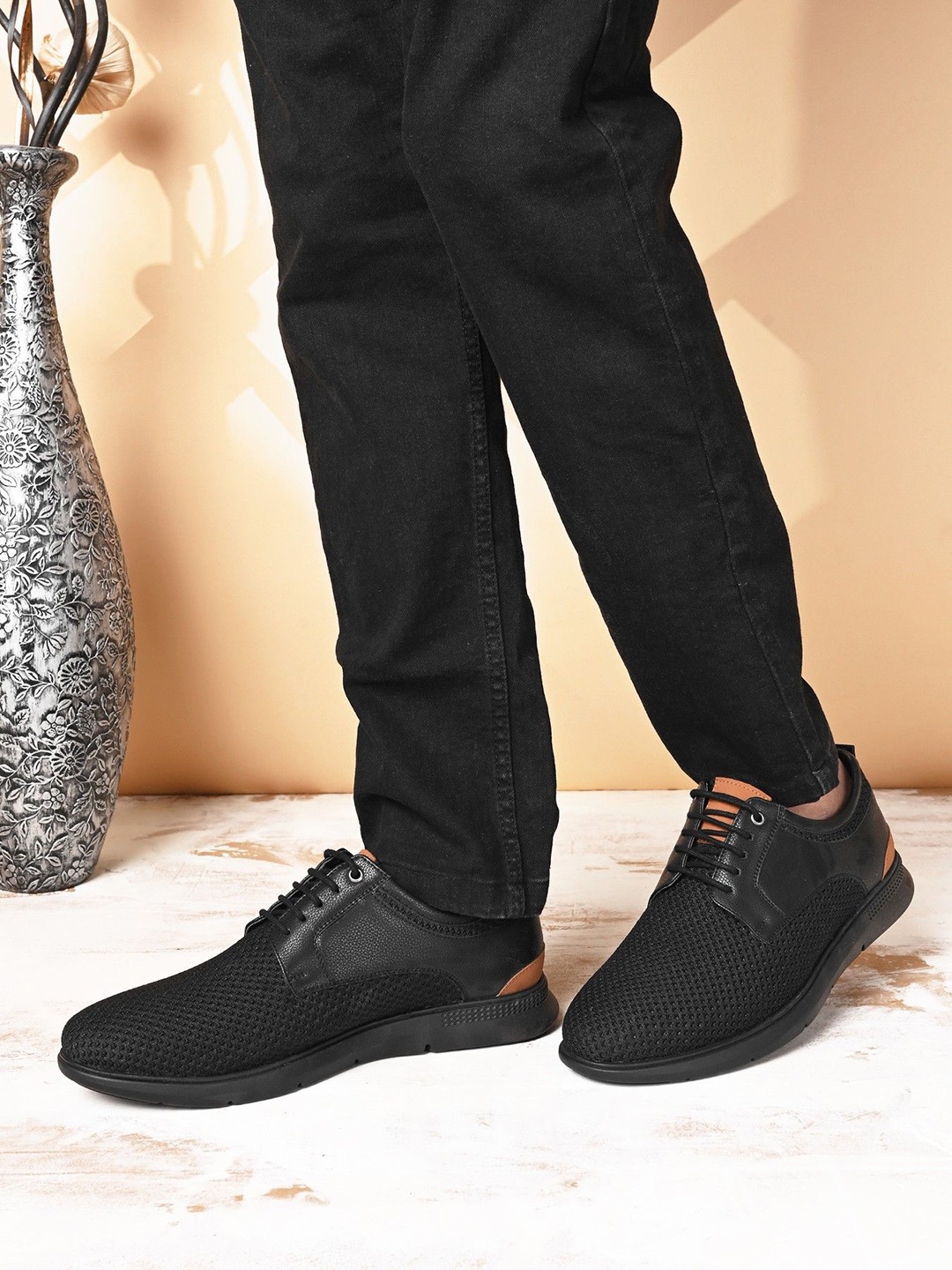 

San Frissco Men Lace-Ups Sneakers, Black