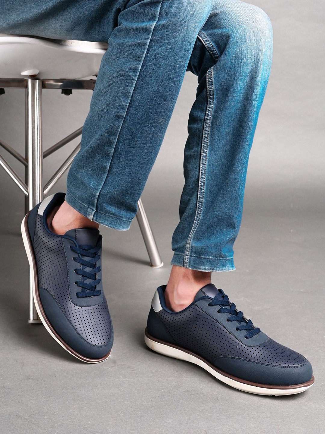 

San Frissco Men Perforations Sneakers, Navy blue
