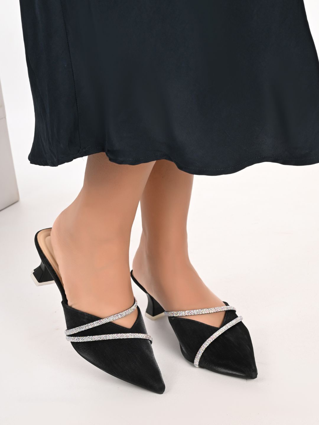 

San Marino by Shoe Bank Women Embellished Kitten Heels Mules, Black