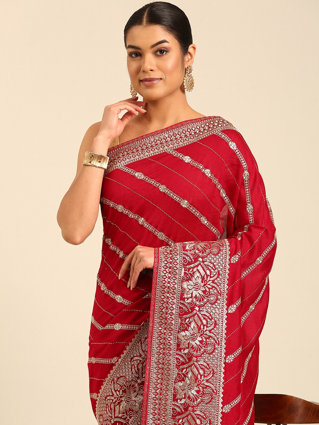 

MOHEY Ethnic Motifs Embroidered Zari Saree, Red