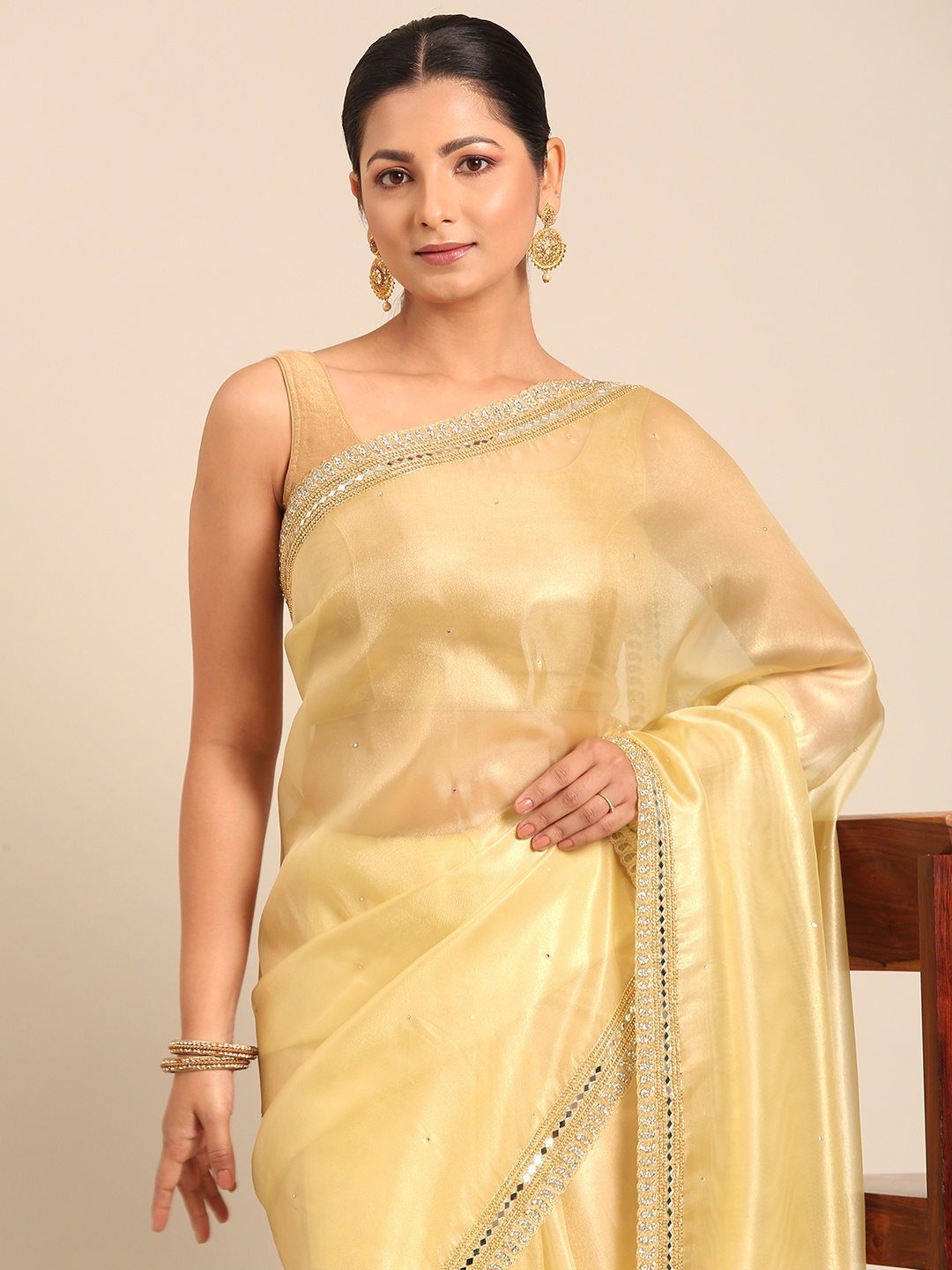 

MOHEY Embellished Mirror Work Organza Saree, Yellow