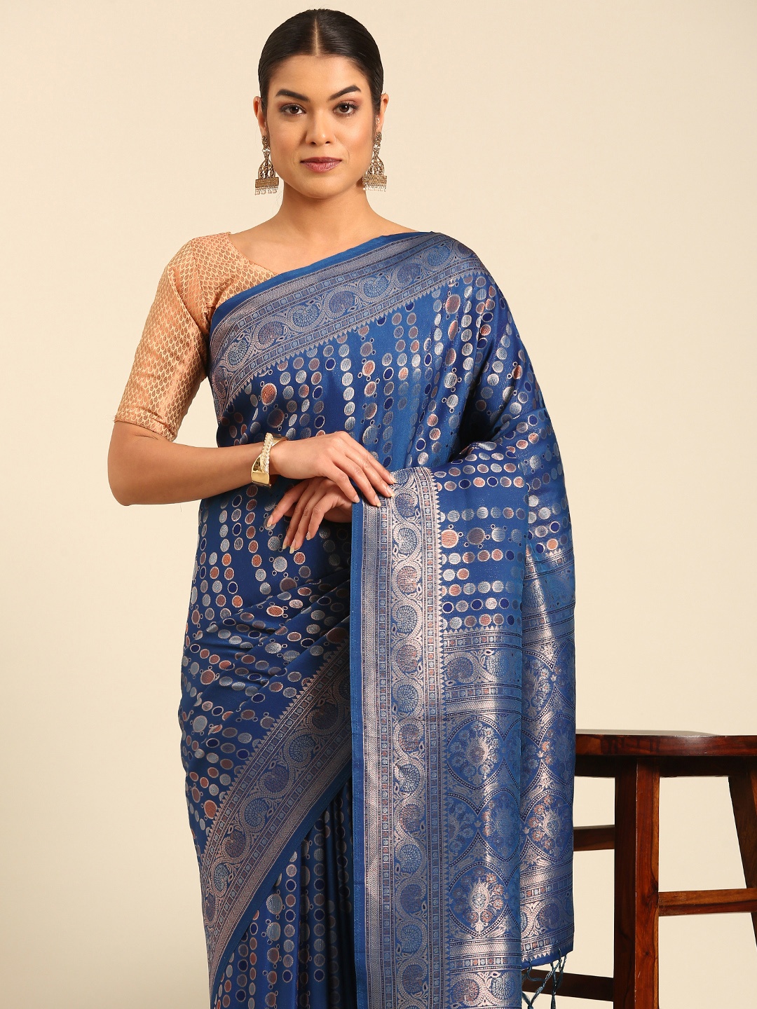 

MOHEY Ethnic Motifs Woven Design Zari Saree, Blue