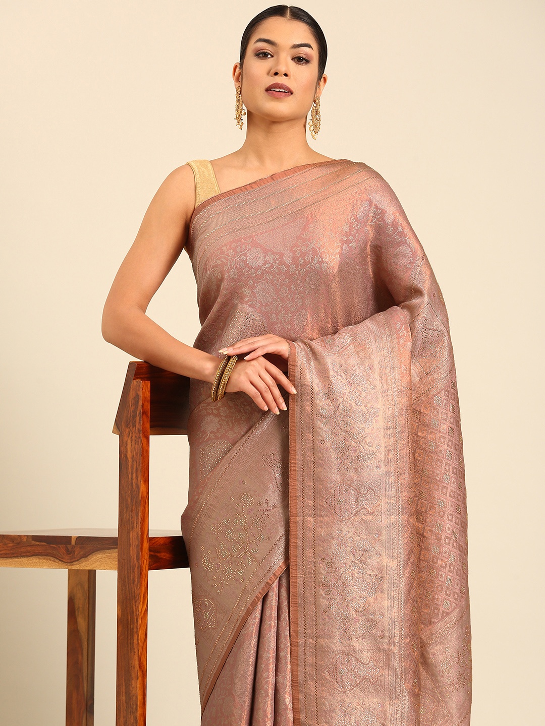 

MOHEY Woven Design Mirror Work Saree, Pink