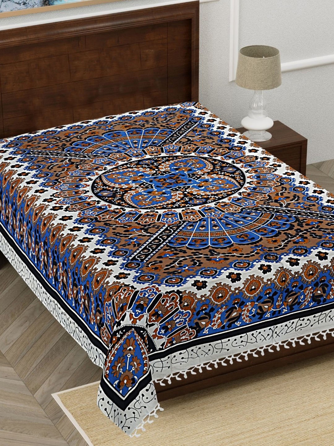 

HASHCART White & Brown Ethnic Motifs Printed 210 TC Single Bedsheet 2.3 m x 1.52 m