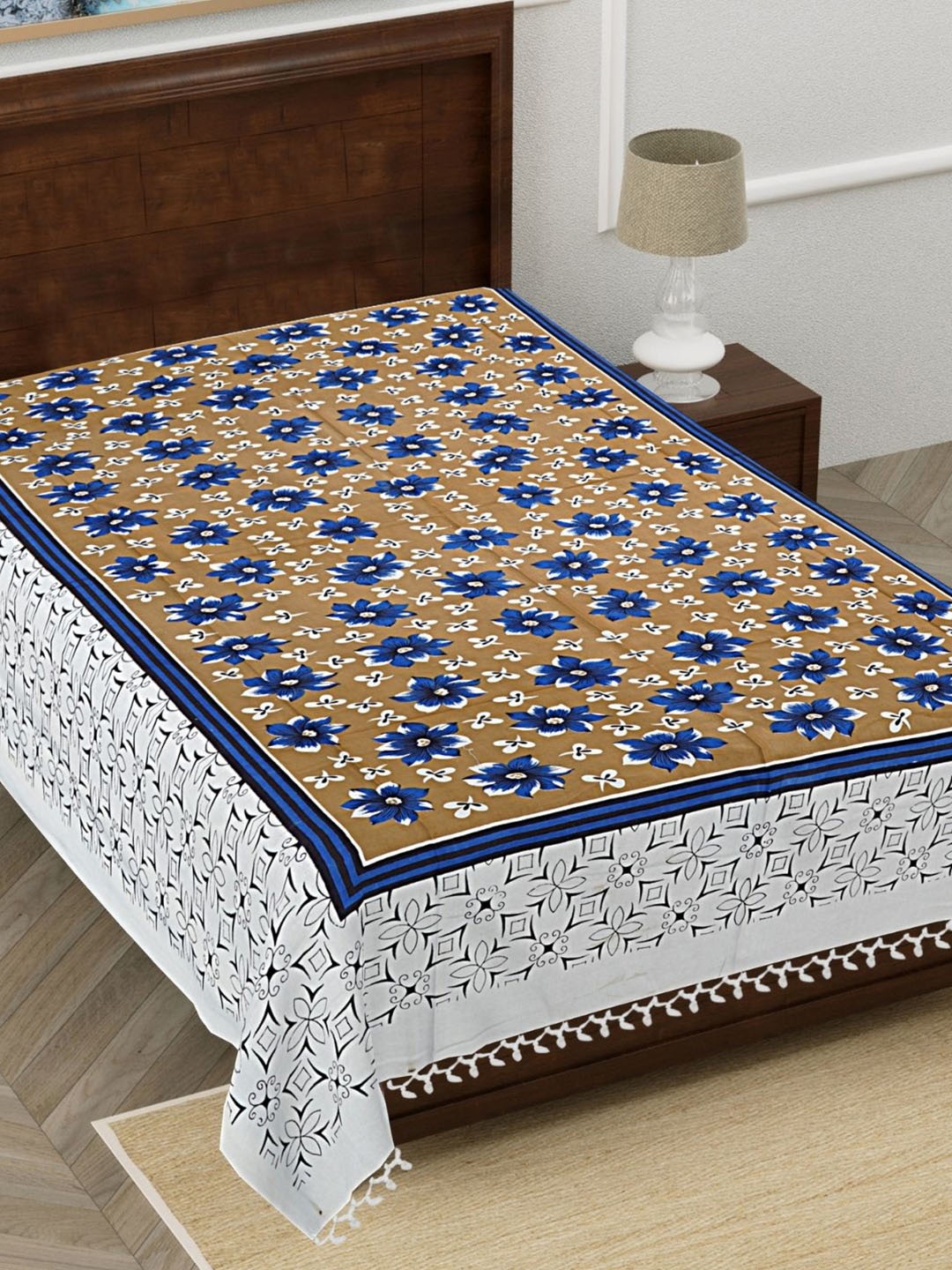 

HASHCART Brown & White Floral Printed 210 TC Single Bedsheet 2.3 m x 1.52 m