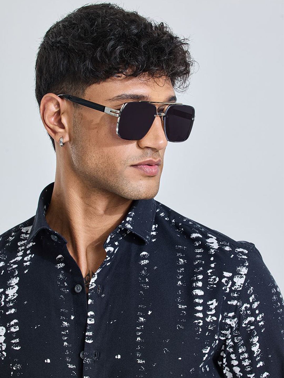 

Snitch Men Retro Rectangle Black Sunglasses