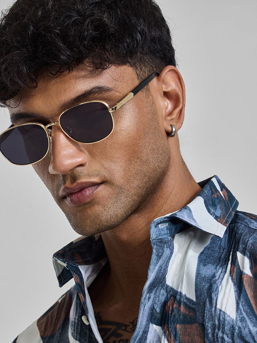 

Snitch Men Retro Oval Gold Sunglasses