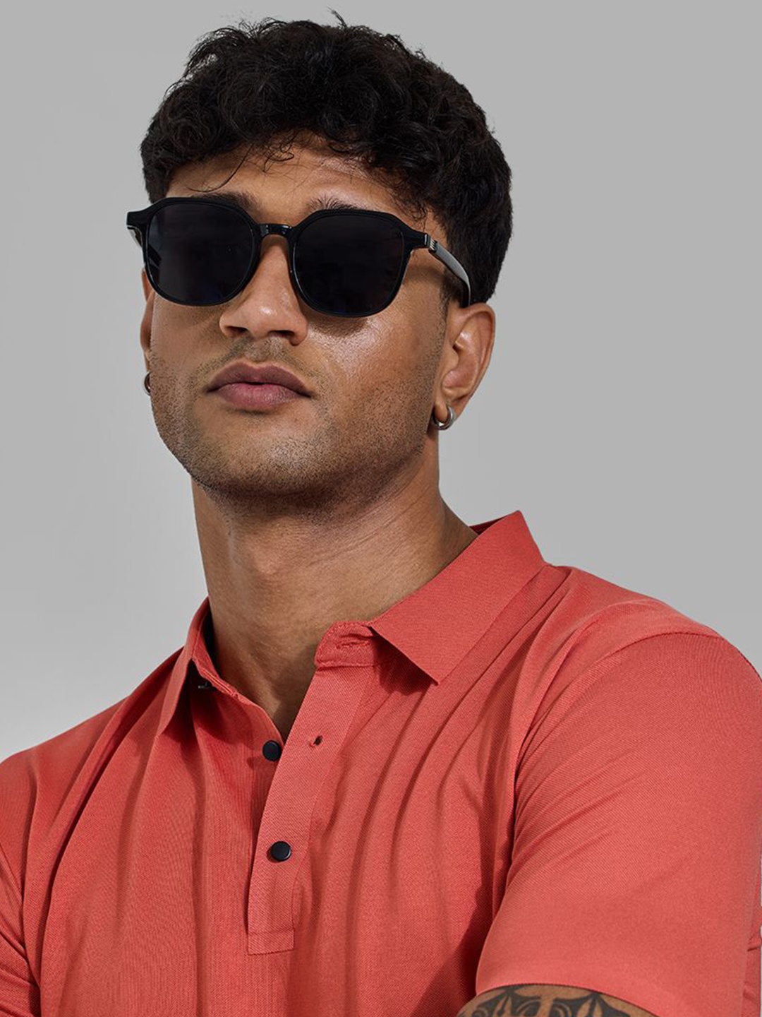 Snitch Men Oversized Sunglasses with UV Protected Lens SN0100, Black
