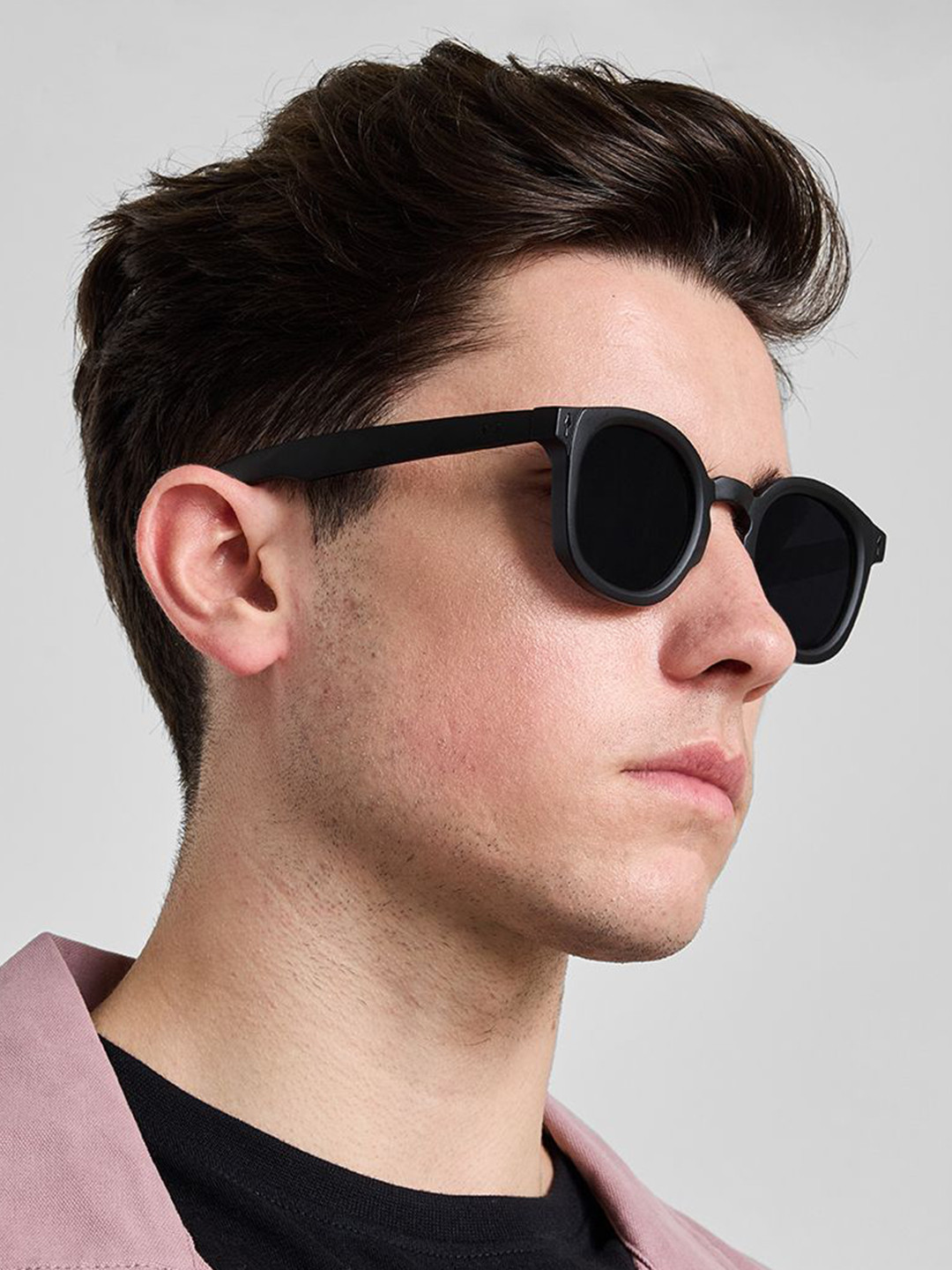

Snitch Men Round Sunglasses with UV Protected Lens SN0041, Black