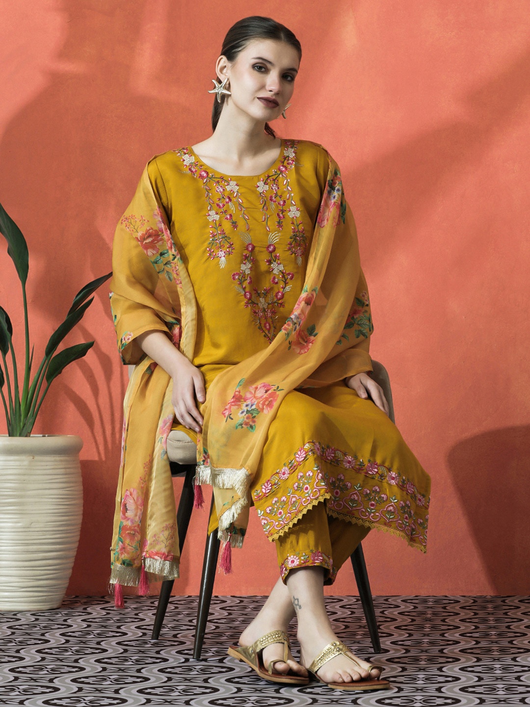 

Sangria Floral Embroidered Chanderi Silk Straight Kurta With Trousers & Dupatta, Yellow