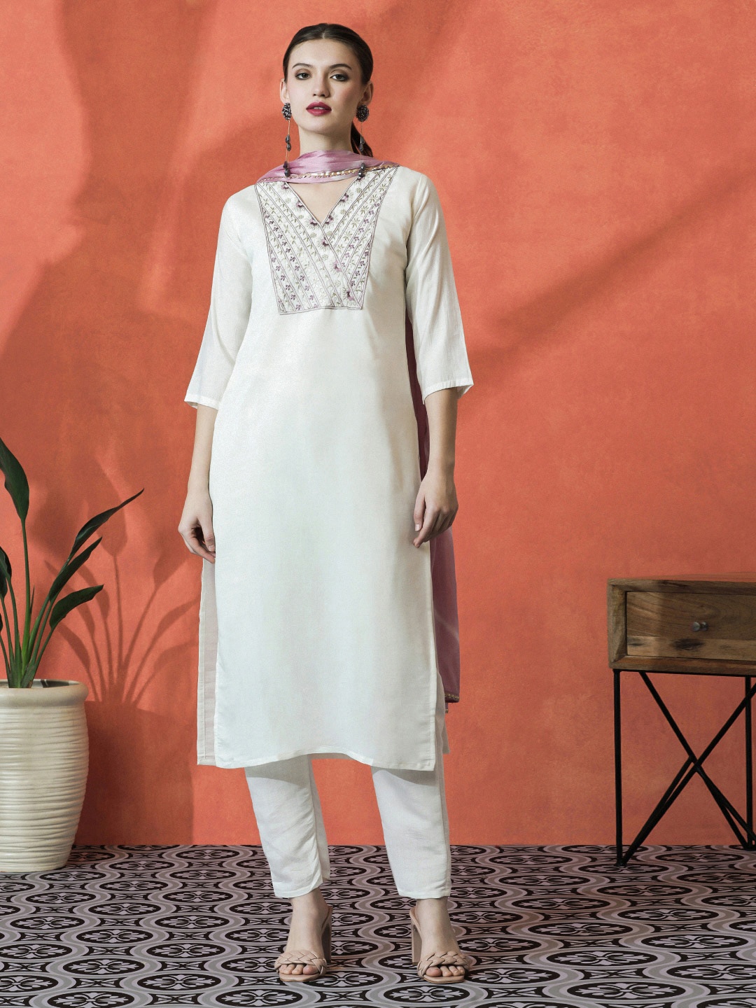 

Sangria White Floral Embroidered V-Neck Straight Kurta With Trouser And Dupatta