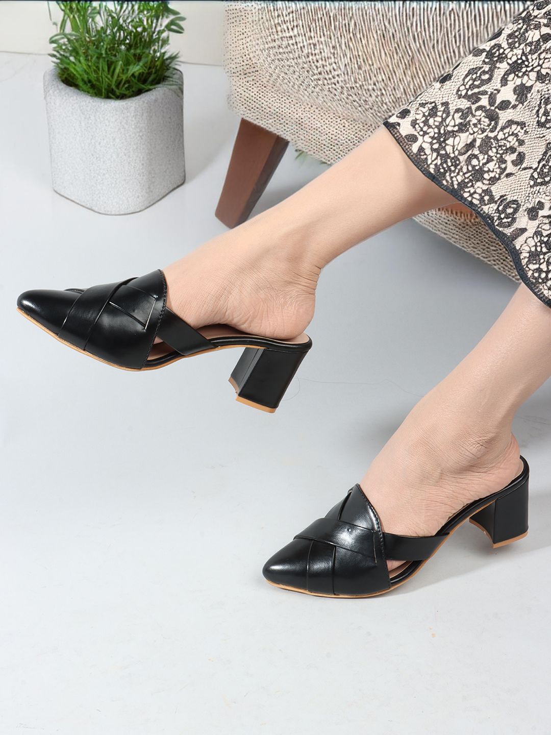 

Mast & Harbour Women Textured Block Heel Pumps, Black