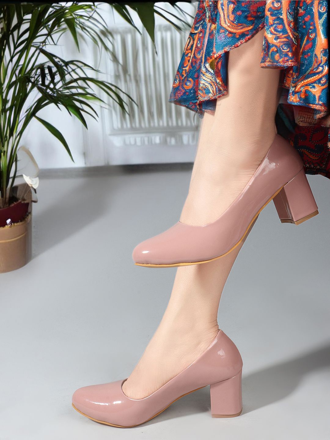 

Mast & Harbour Women Pointed Toe Party Block Pumps, Nude