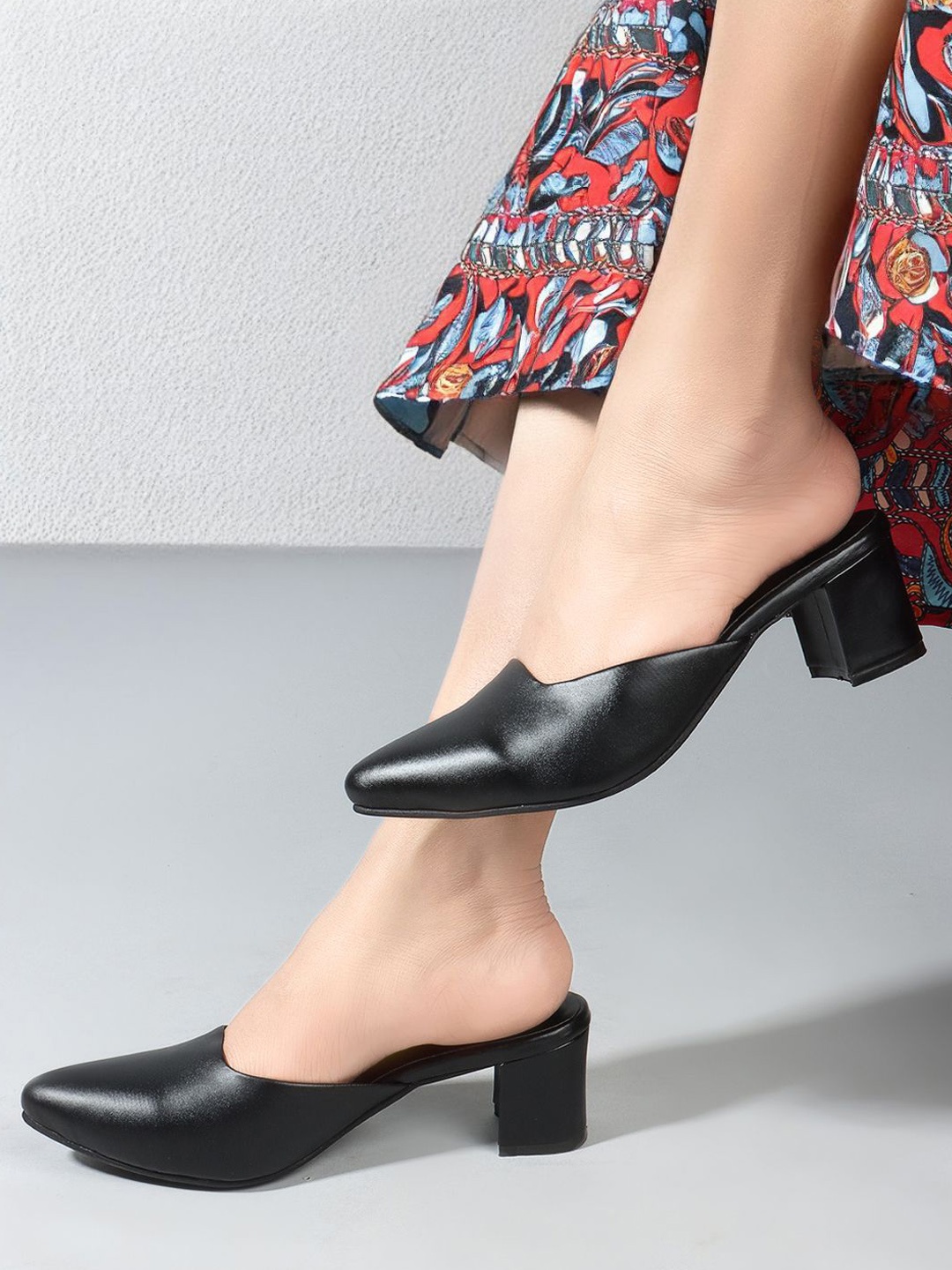 

Mast & Harbour Women Block Heels Pumps, Black