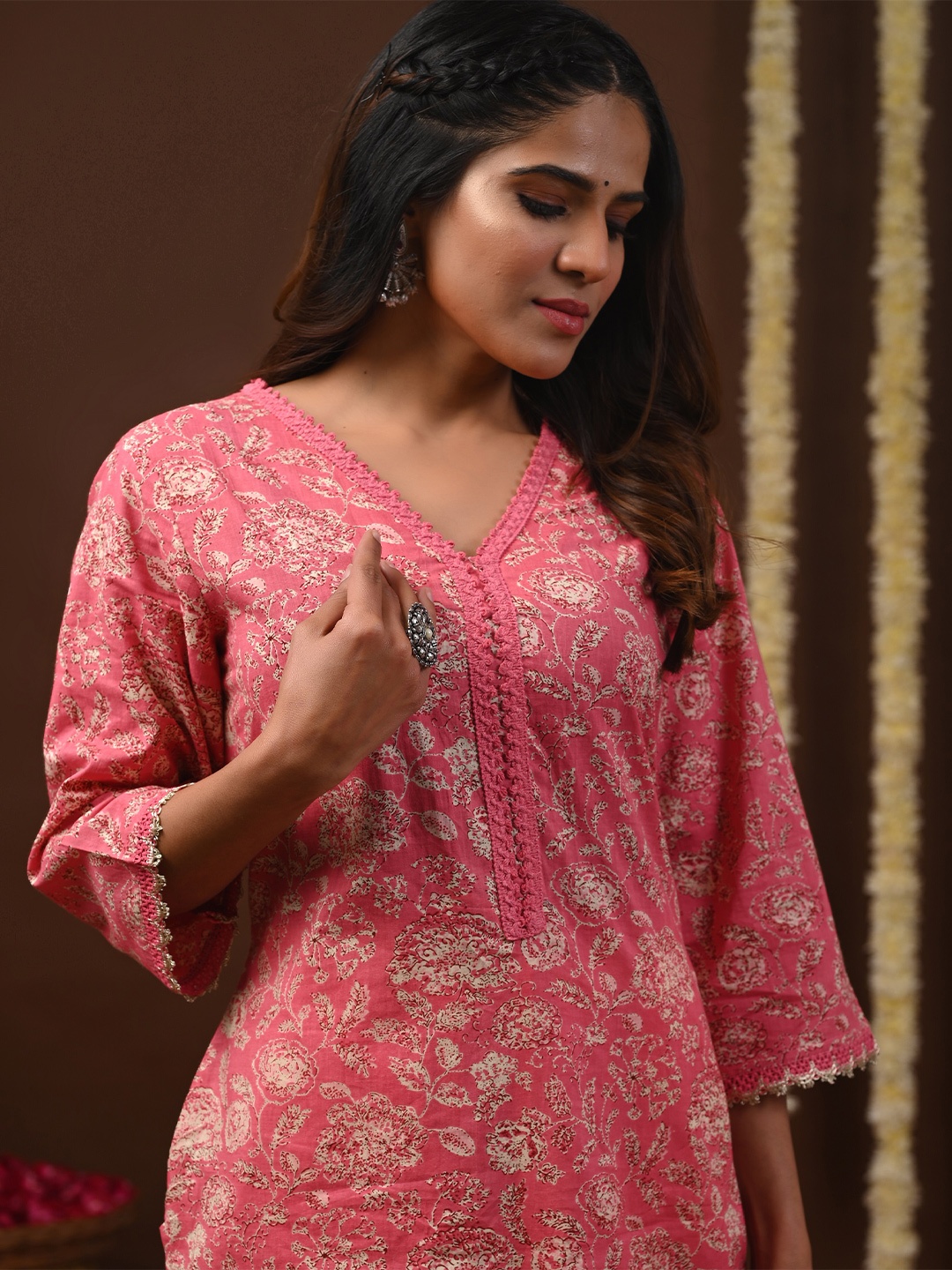 

Rimeline Floral Printed V-Neck Pure Cotton Straight Kurtas, Pink