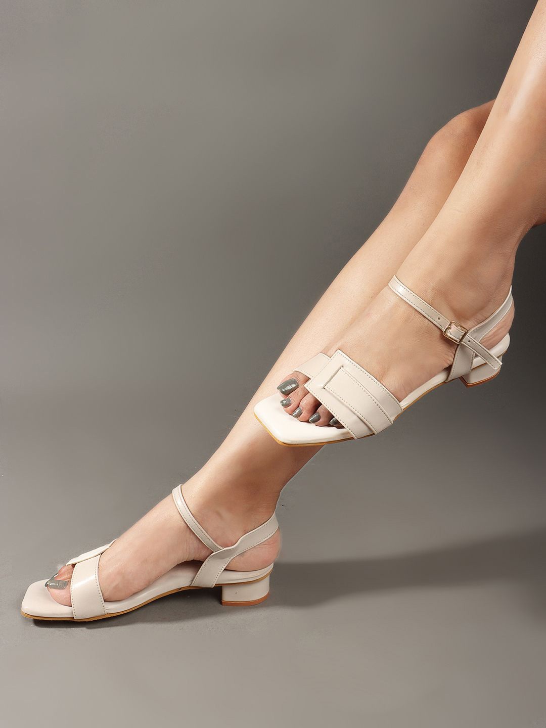 

Mast & Harbour Women Block Sandals, Cream