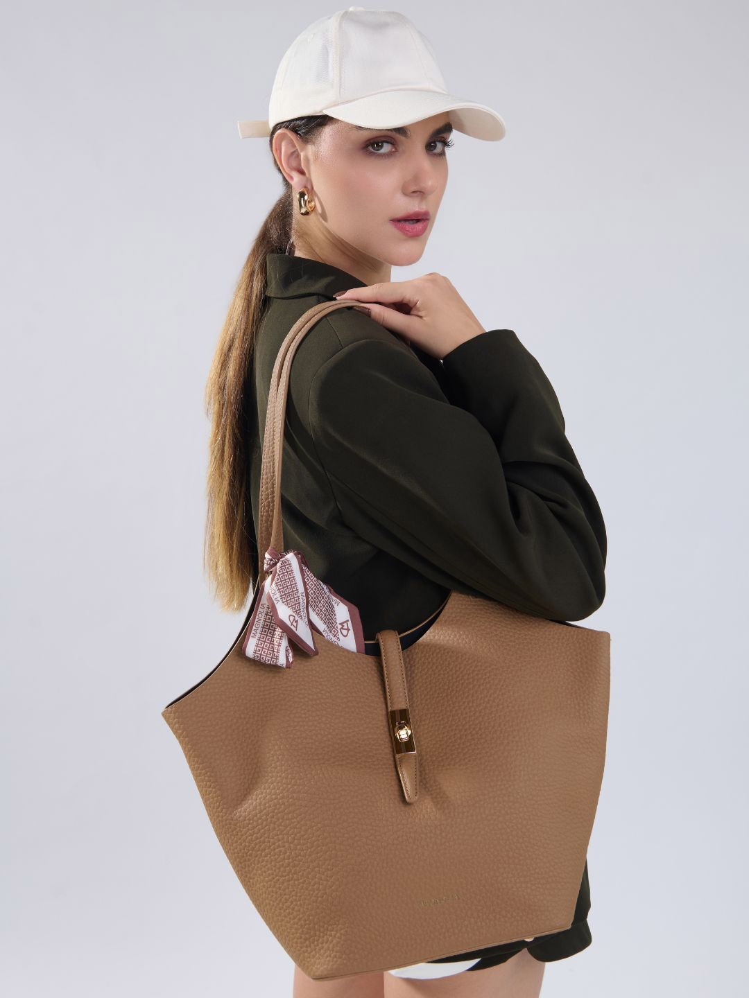 

MAGNOLIA PU Bucket Hobo Bag, Khaki