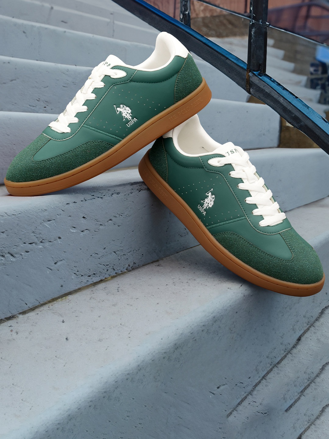 

U.S. Polo Assn. Men Cenik Colourblocked Sneakers, Green