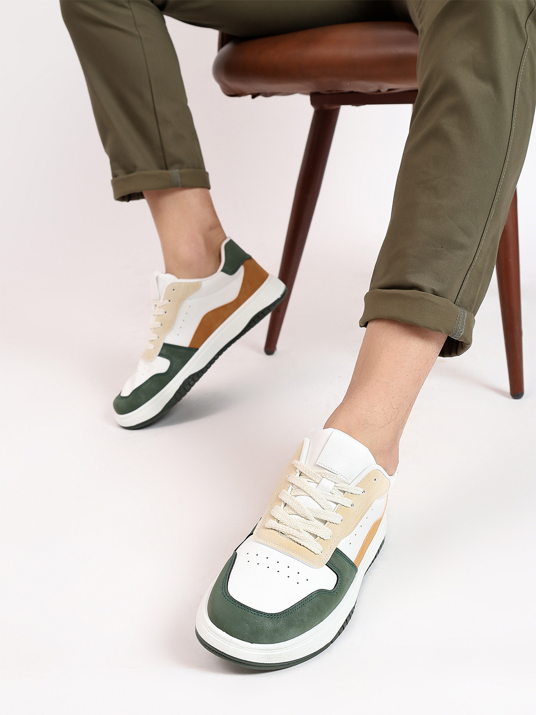 

OZZOH Men Round Toe PU Sneakers, White