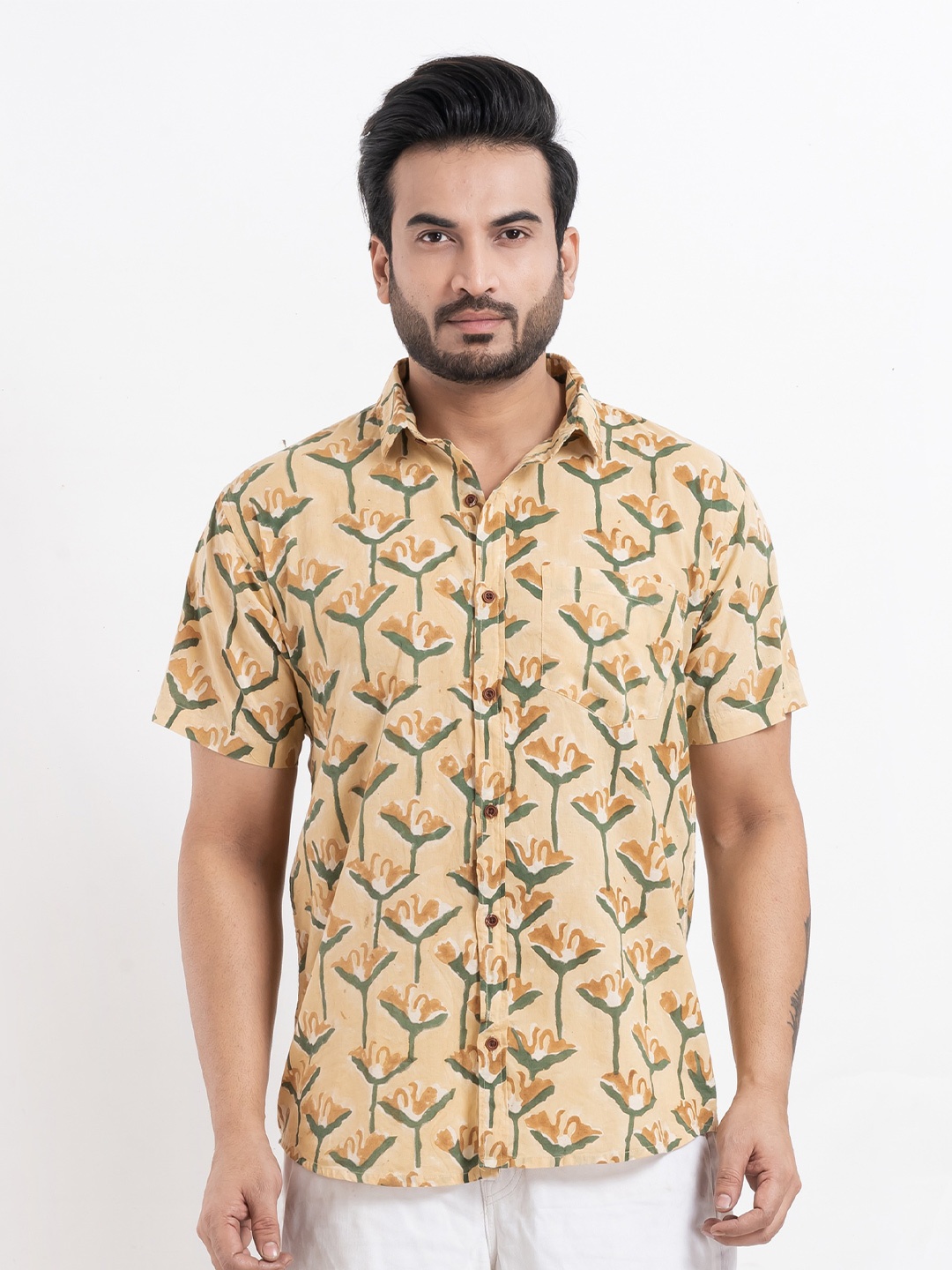

Kartikeya Jaipur Men Classic Slim Fit Floral Opaque Printed Casual Shirt, Beige